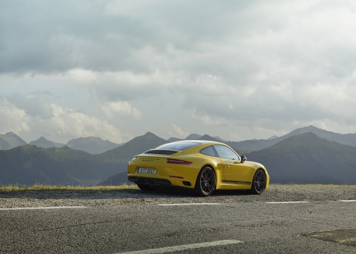 Yellow Porsche 911 Carrera T 4K