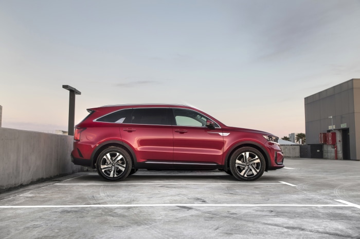 Red Kia Sorento CRDi AWD SUV 4K