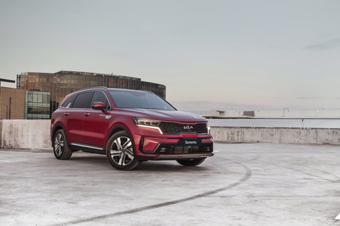 Red Kia Sorento CRDi AWD SUV 4K