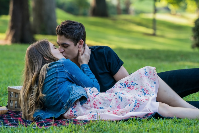 Hero Fiennes Tiffin and Josephine Langford in After We Fell 4K
