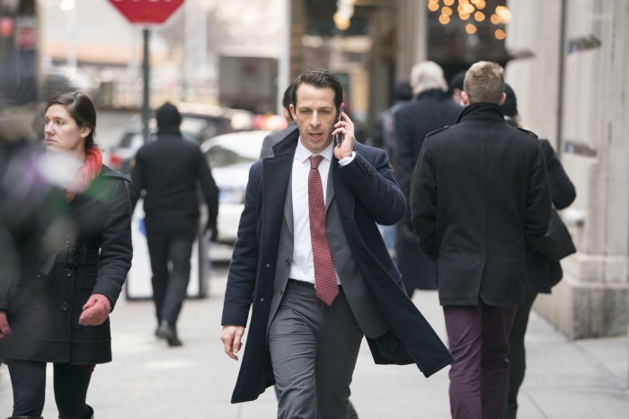 Man from Succession on phone in 4K