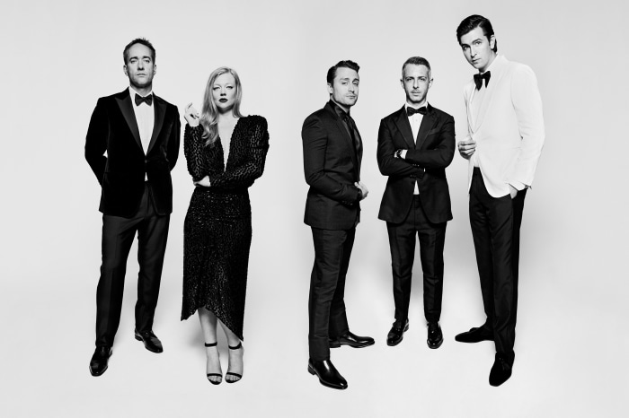 Succession 4K: Sarah Snook and male cast members