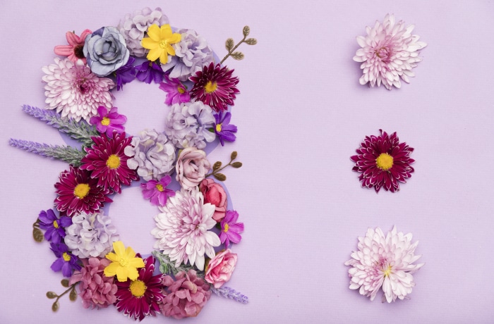 Number 8 made of flowers for Womens Day 4K