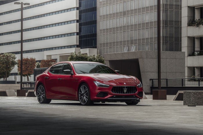Red Maserati Ghibli Trofeo Carbon Pack 4K
