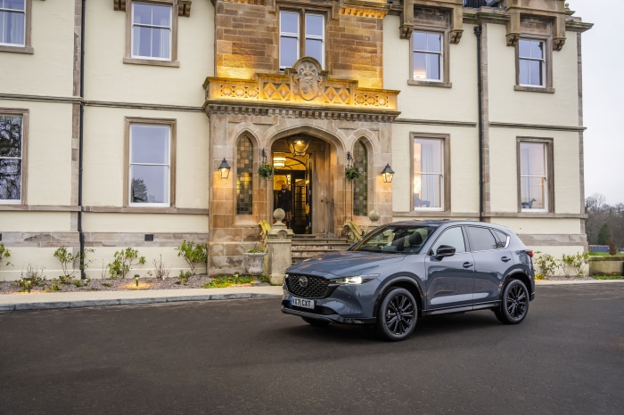 Mazda CX-5 Skyactiv-G Sport Black SUV parked outside building