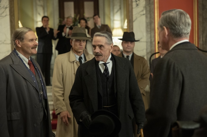 Jeremy Irons in Munich: The Edge Of War 4K