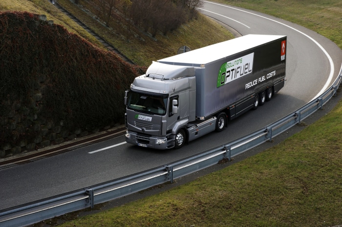 Renault Trucks Optifuel on a highway