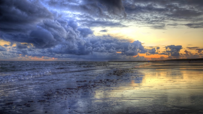 Ocean 4K with Dramatic Clouds and Horizon