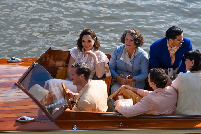 Gal Gadot and others in a boat from Death On The Nile (2022) 4K