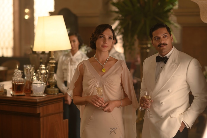 Gal Gadot and Armie Hammer from Death On The Nile (2022) 4K