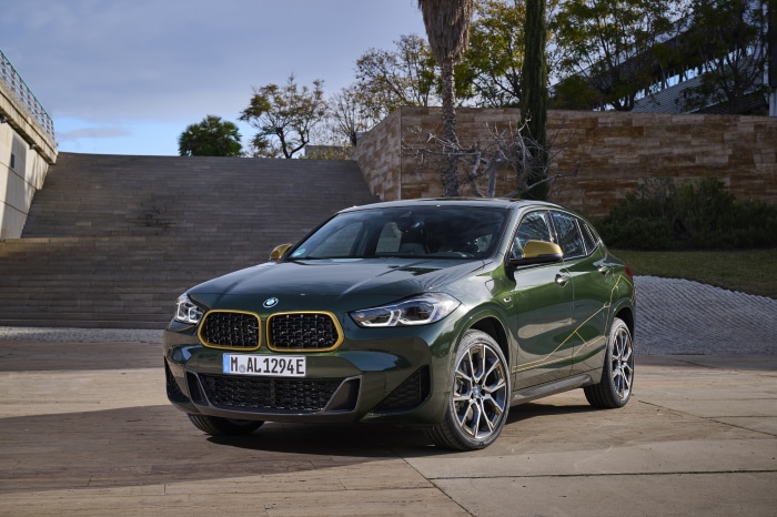 BMW X2 xDrive25e SUV in green