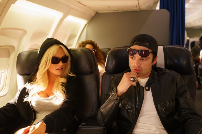 Pam & Tommy 4K: Sebastian Stan and Lily James on Airplane