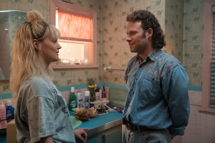 Pam & Tommy: Seth Rogen and Taylor Schilling in bathroom