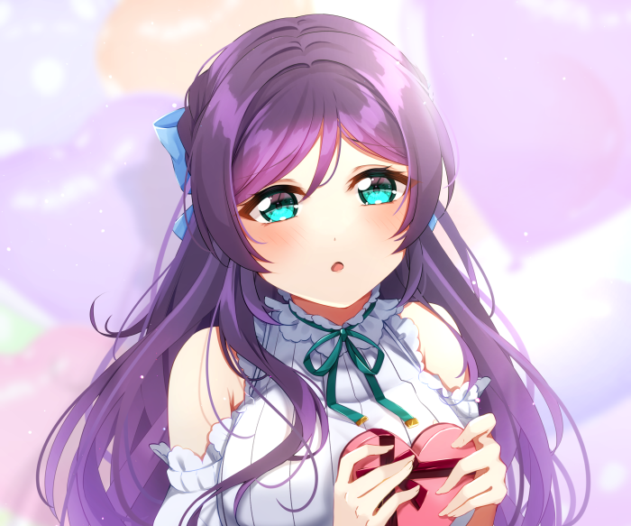 Nozomi Tojo from Love Live! holding a heart-shaped box