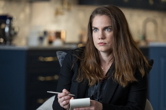 Anna Chlumsky in Inventing Anna