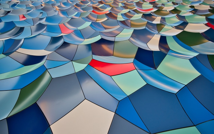 Abstract Geometric Shapes with Blue and Red Tones 4K