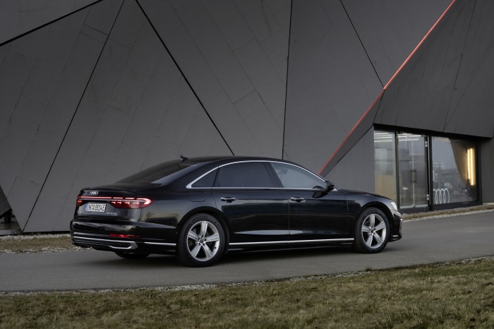 Black Audi A8 L 60 TFSI e quattro S line