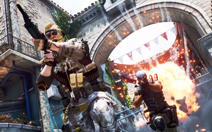 Soldiers in combat in CrossfireX