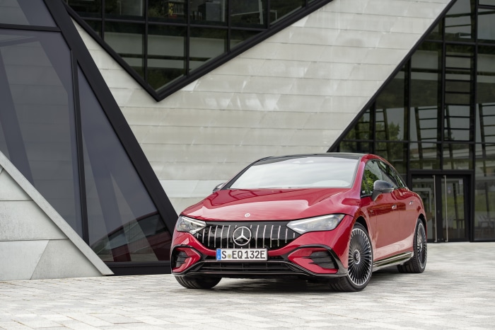 Mercedes-AMG EQE 43