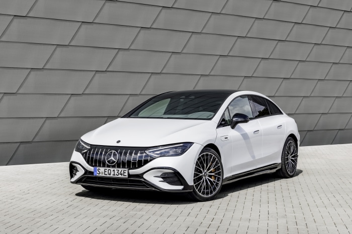 Mercedes-AMG EQE 43