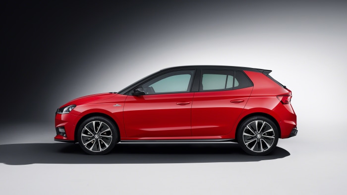 Red Škoda Fabia 4K
