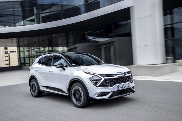White Kia Sportage GT-Line PHEV SUV