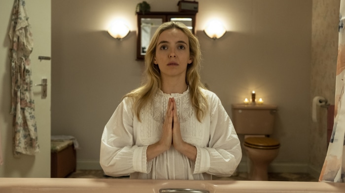 Jodie Comer from Killing Eve in a bathroom