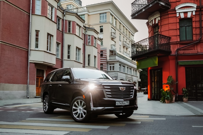 Cadillac Escalade 600 4K SUV on a City Street