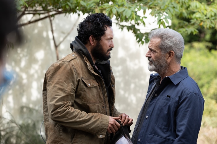 Mel Gibson and Cole Hauser in Panama 4K