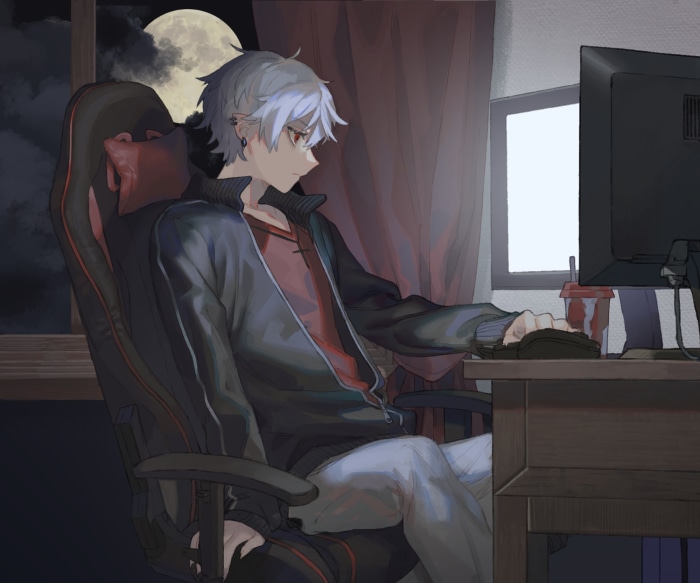 Kuzuha from Nijisanji playing computer at night