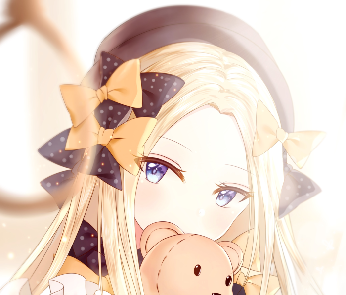 Abigail Williams from Fate/Grand Order holding a teddy bear