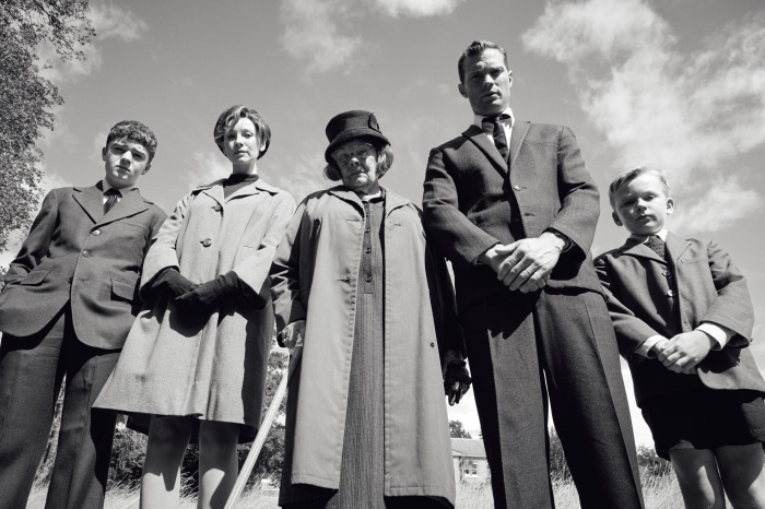 Belfast 4K: Caitriona Balfe, Judi Dench, Jude Hill, Jamie Dornan
