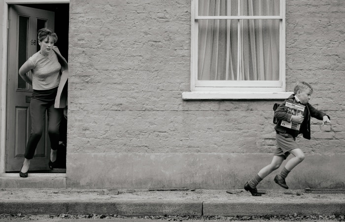 Caitriona Balfe and Jude Hill in Belfast 4K