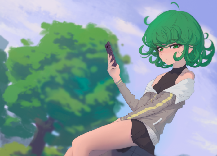 Tatsumaki from One-Punch Man holding a phone