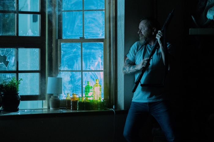 Kiefer Sutherland in The Contractor