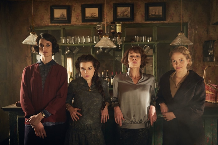 Four women in a bar in Peaky Blinders 4K