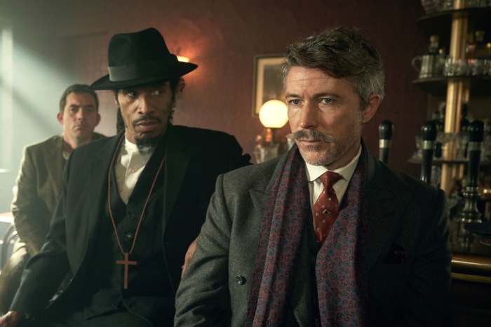 Two men in a bar, Peaky Blinders 4K