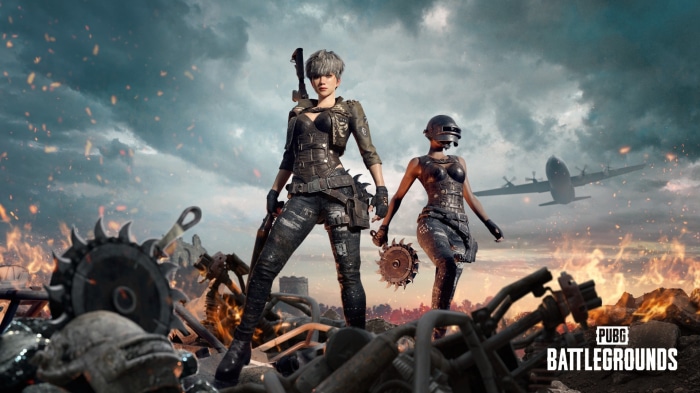 PUBG Battlegrounds: Two women in post-apocalyptic outfits with weapons