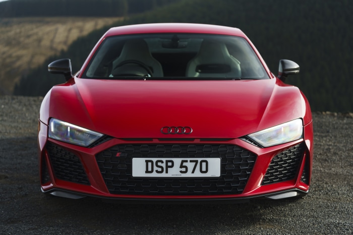 Red Audi R8 V10 4K