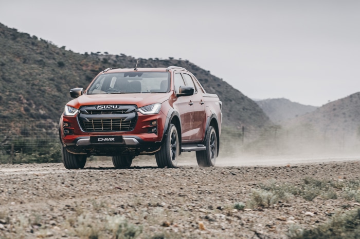Isuzu D-Max 4K driving on a dirt road
