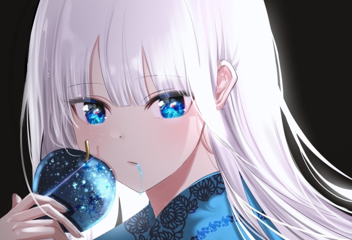 Girl with white hair holding a galaxy apple