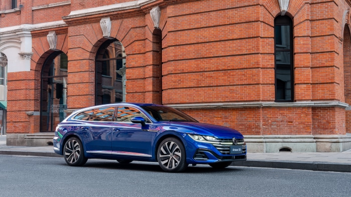 Blue Volkswagen Arteon Shooting Brake R-Line 4K