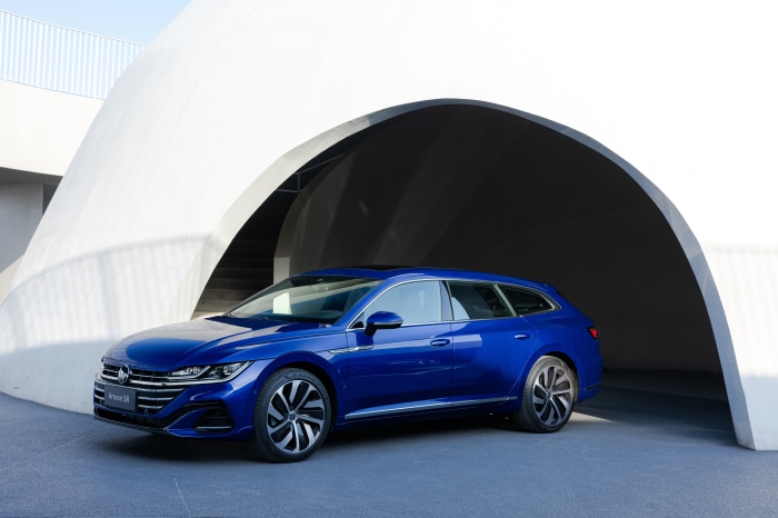 Blue Volkswagen Arteon Shooting Brake R-Line