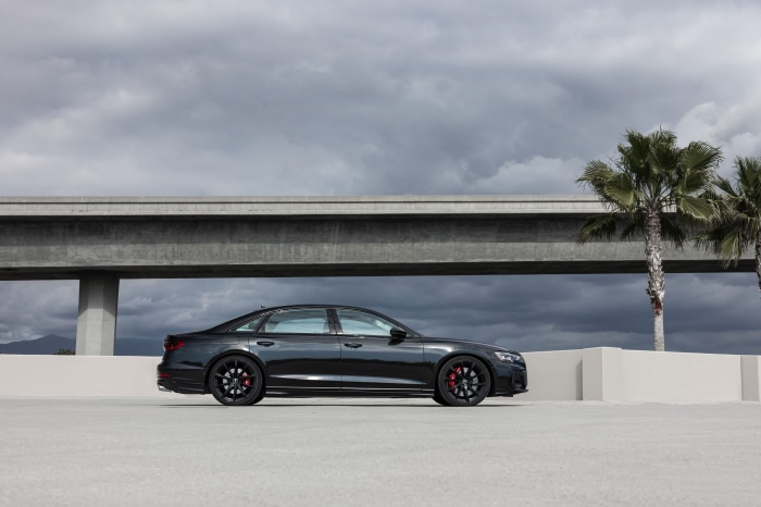 Black Audi S8 4K