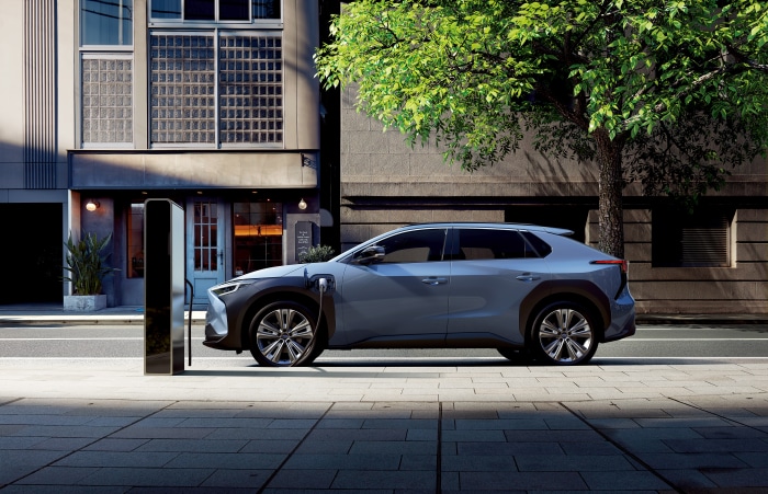 Subaru Solterra 4K electric car charging