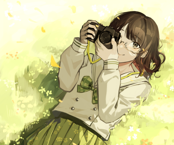 Seto Miyako from Nijisanji taking a photo