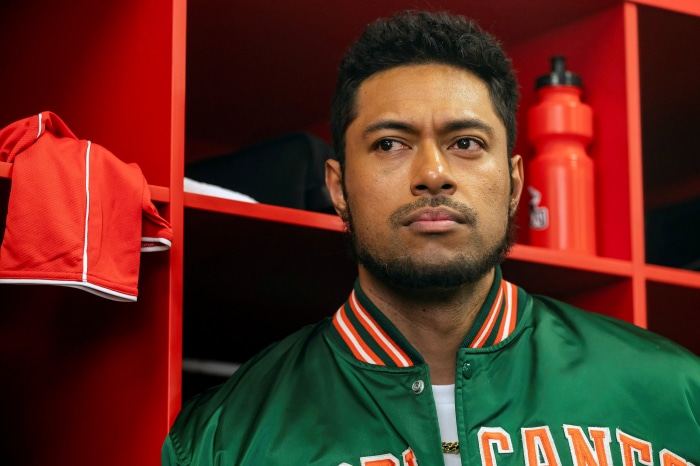 Uli Latukefu in a locker room