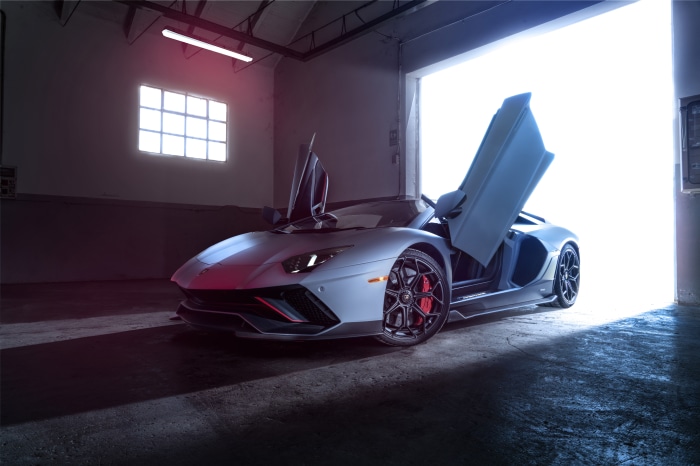 Lamborghini Aventador LP 780-4 Ultimae in garage