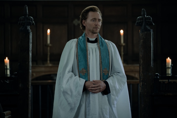 Tom Hiddleston in The Essex Serpent 4K