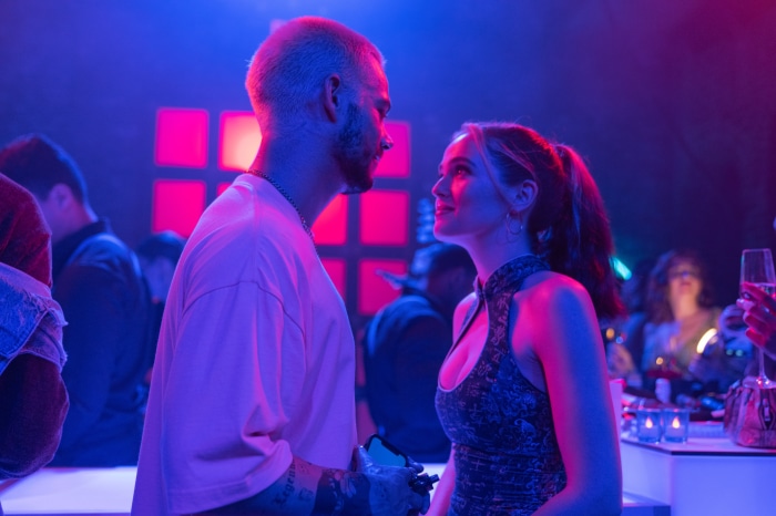 Zoey Deutch and Dylan O’Brien in Not Okay 4K